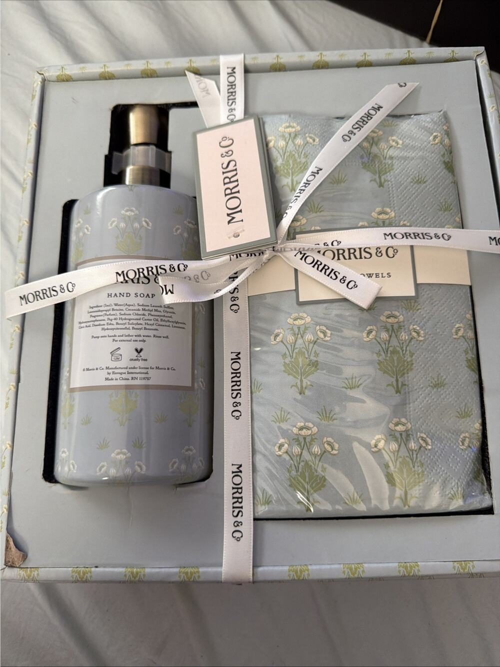 Morris & Co. English Pear Hand Soap and Guest Towel Gift Set New In Package